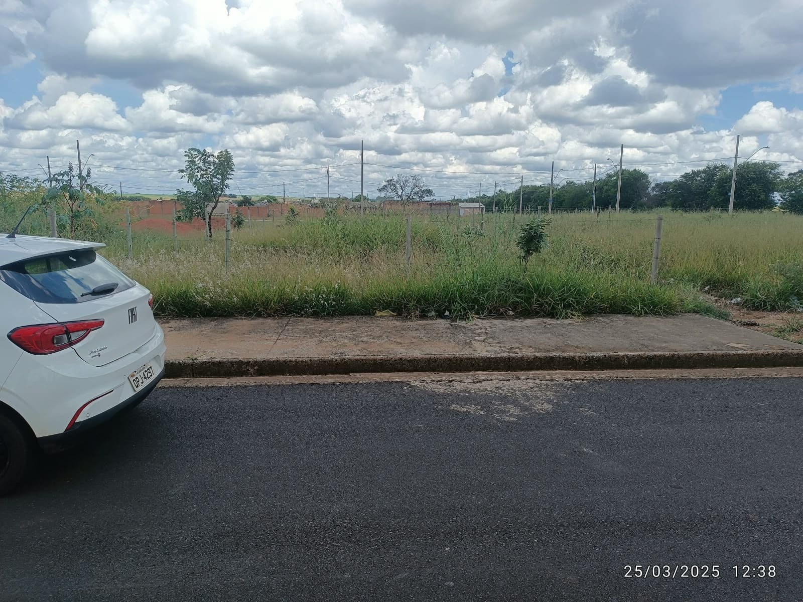 Terreno / Lote / Condomínio em Loteamento Monte Hebron - Uberlândia
