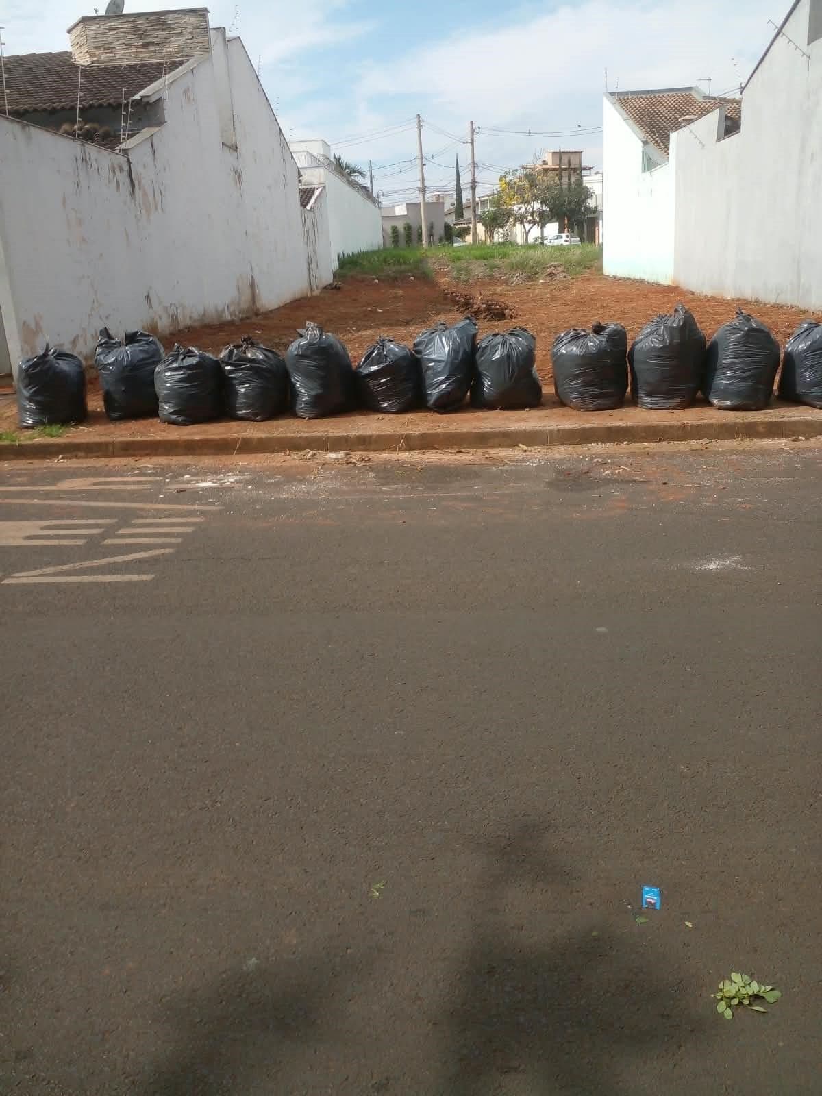 Terreno / Lote / Condomínio em Alto Umuarama - Uberlândia